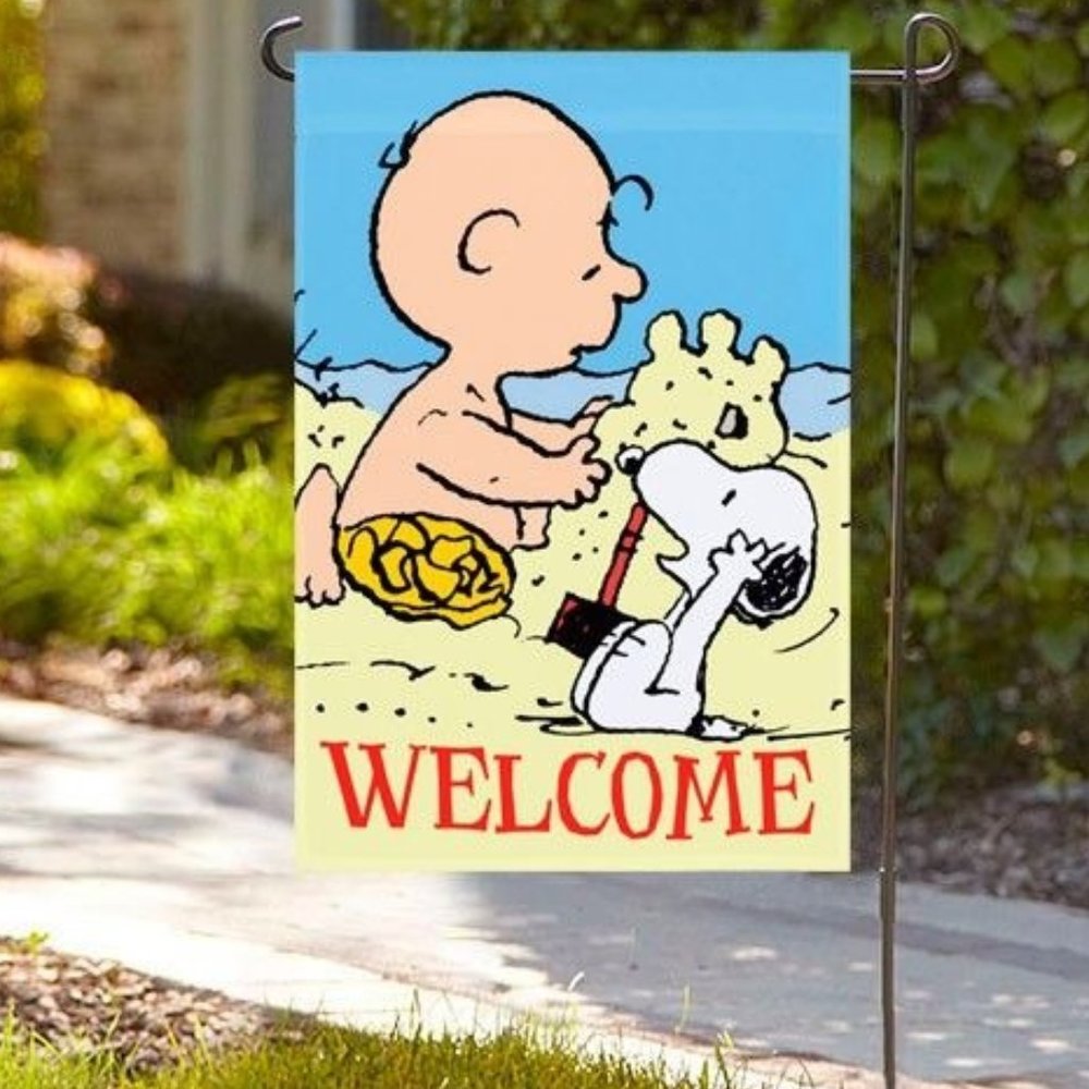 Welcome SNOOPY PEANUTS GANG Garden Flag 12"x18"40204 Beach Sand Swim Charlie NIP